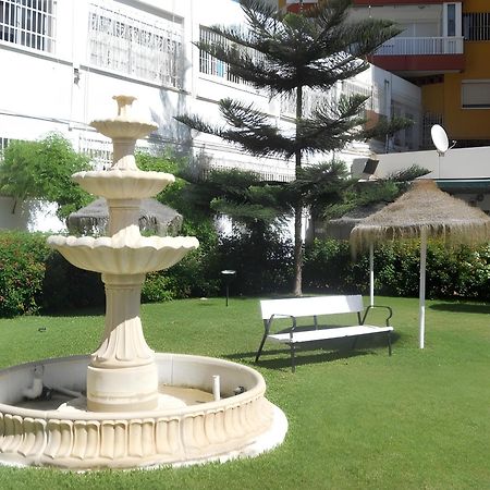 Next To Puerto Marina And The Beach Benalmadena Luaran gambar