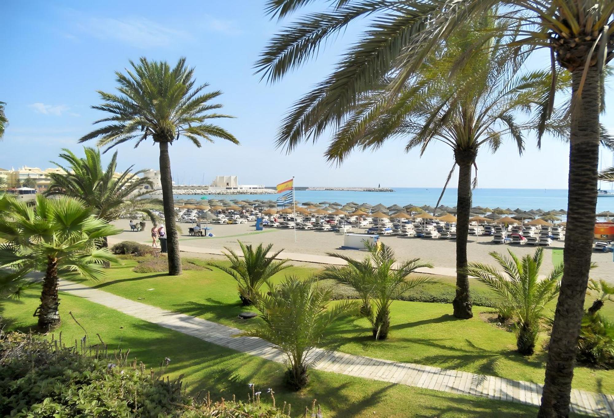 Next To Puerto Marina And The Beach Benalmadena Luaran gambar